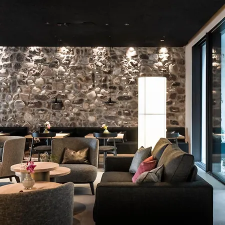 Отель Eisenhut Boutique 4*