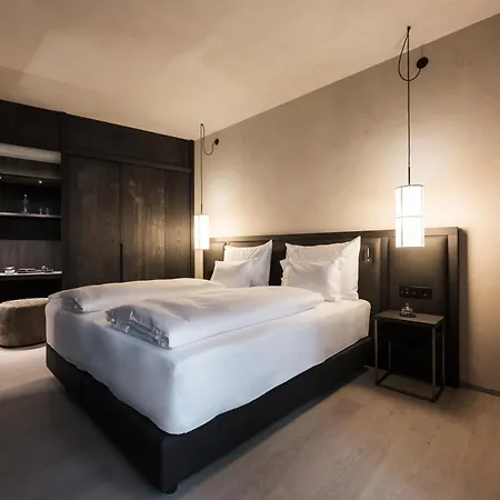 Hotel Eisenhut Boutique 4*
